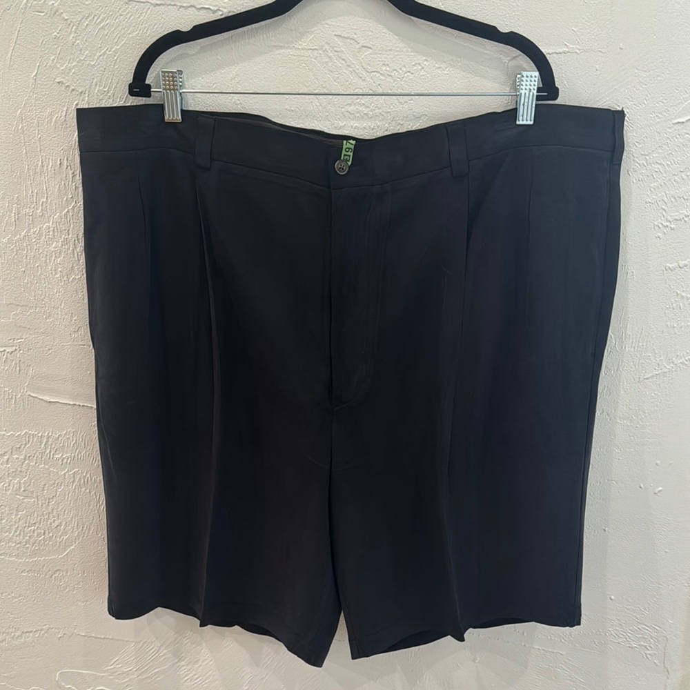 🖤Tommy Bahama 100% Silk Shorts Size 46L🖤